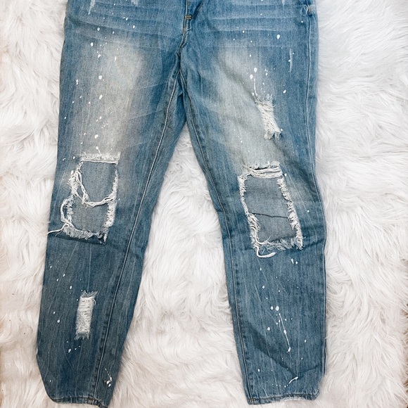 Forever 21 Distressed Ankle Jeans - Picture 4 of 4